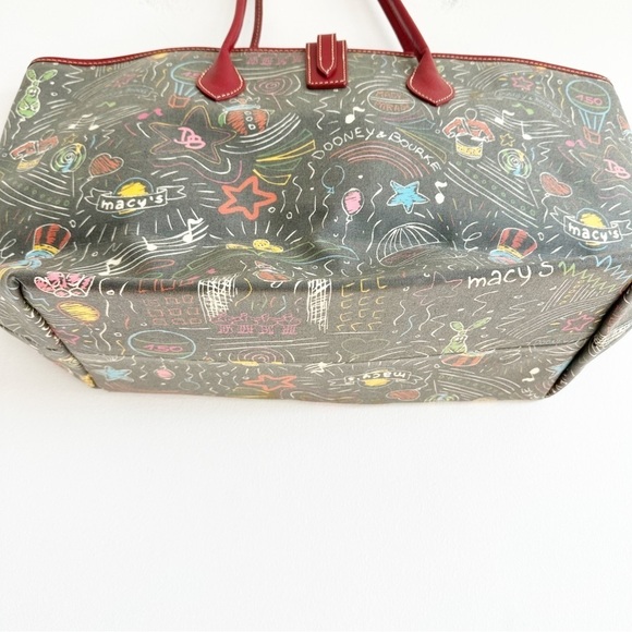 Dooney & Bourke Macy's Day Parade Black East West Large Tote/Shopper Bag - Picture 7 of 16